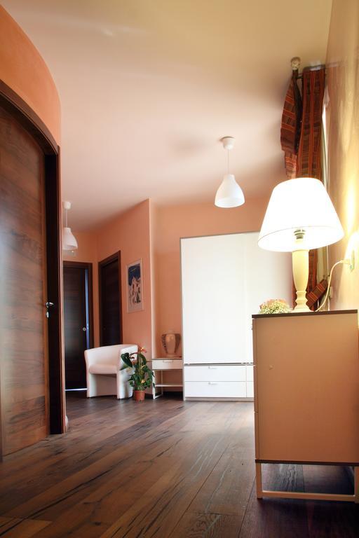 مونوبولي B&B Villa Il Sughero الغرفة الصورة